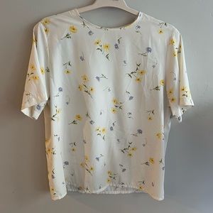 Kathie Lee flowered top